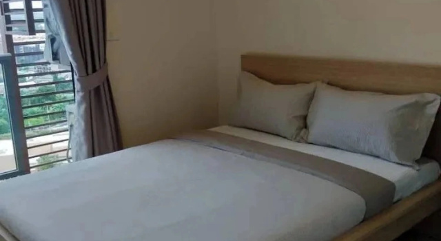 Large High Floor, Best Pool and Great Location
