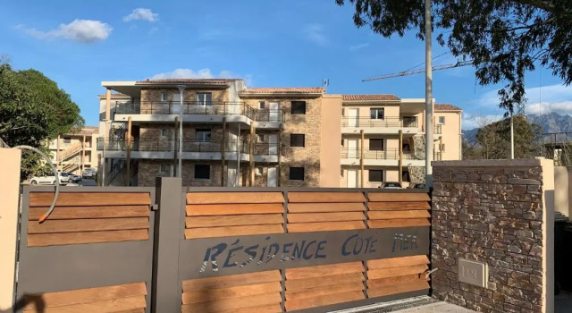 T2 neuf bord de plage - terrasse - CALVI
