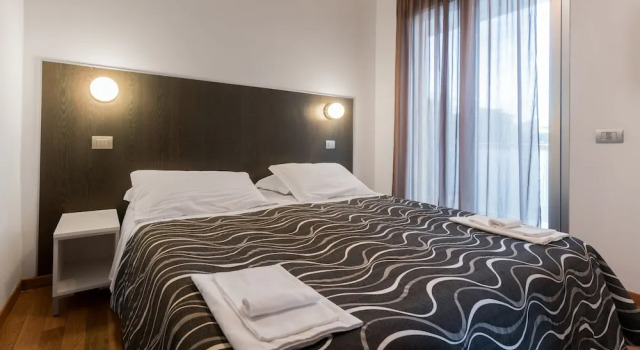 Komfort Dreier Zimmer mit Balkon Daglingegneri