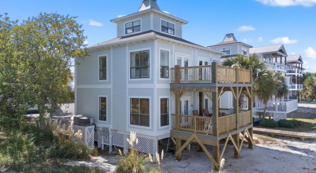Вилла с видом на реку Molokai Villas Riverside 7A