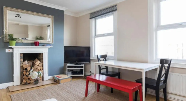 Апартаменты с 2 комнатами Modernised Apartments 1 and 2 Bedrooms Option Terrace and Balcony High Street