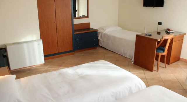 Standard Triple room DOMUS Grand Hotel