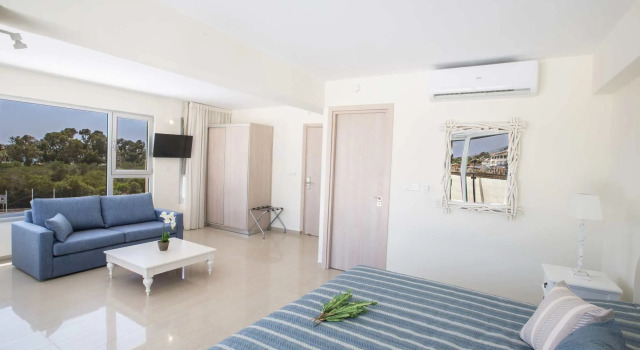 Napasol Boutique Hotel, Забронировать Бутик-отель Отели Айия-Напа с парковкой, Парковка