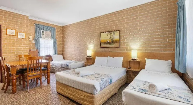 Четырёхместный семейный номер Standard SureStay Hotel by Best Western, New Inn Richmond