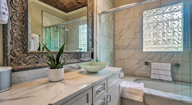 Коттедж Spacious & Updated 1920's Hsnp Craftsmen Home