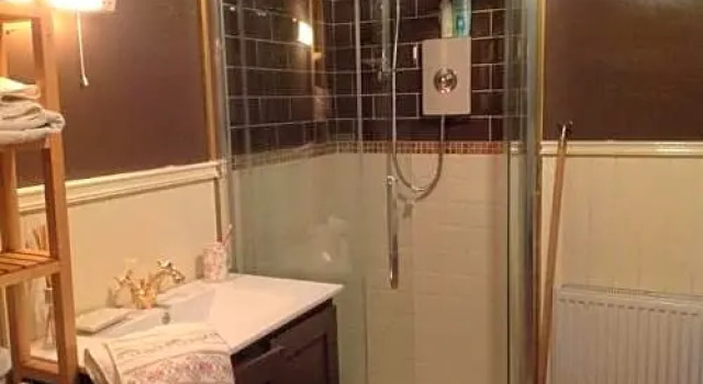 Room in Country Cottage Style House, Забронировать Дом для отпуска Коттеджи Голуэй, Коттедж