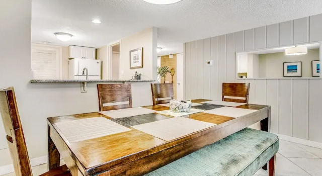 Номер Standard Charming Villa Just Steps to Beach & Shared Pool w/Central AC, Private WD, WiFi