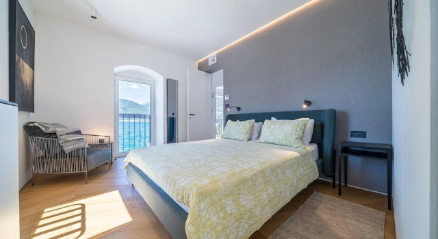 Villa Lastva is a Five Star Seafront Luxury Villa With Privite Pool, Book Villa Villaer i Tivat, Villa