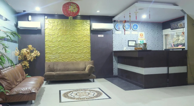 OYO 542 Majestiq Hotel, Rezervovat Hotel Hotely v Pekanbaru s parkováním, Parkování