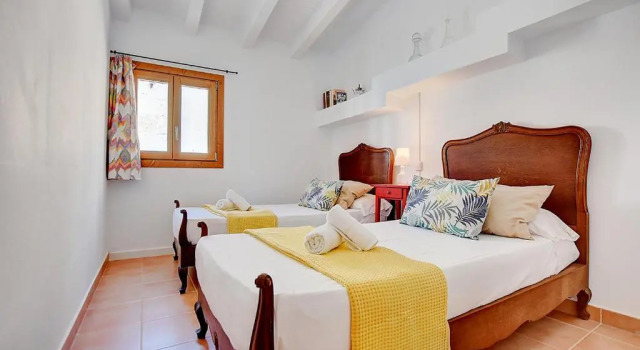 Коттедж Alvaro Oliver House by Slow Villas