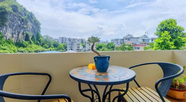 Двухместный номер Deluxe с балконом Junshe Boutique Guest House-Complementary pick up servie for a 3-night stay in a deluxe room