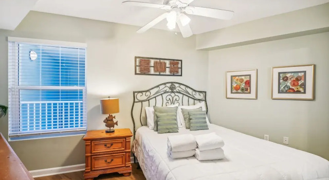 Seacrest 715B is a 2 BR Gulfside on Okaloosa Island by RedAwning