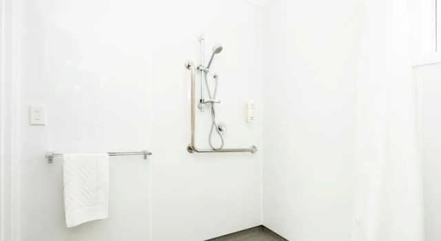 Апартаменты с 2 комнатами Tudor Park Motel Spacious with kitchens 1 minute walk to restaurant and shopping centre and Gisborne Hospital