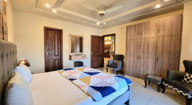 Executive 3 Bedrooms Apartment In Bahria Town, Book Apartment Hotels in Islamabad with Parking, Parking