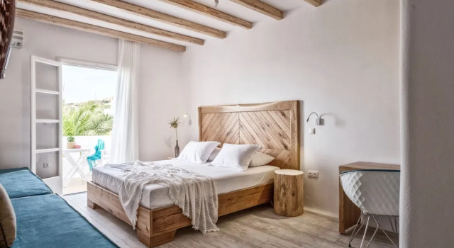 Четырёхместный номер Standard с балконом Orkos Beach Hotel