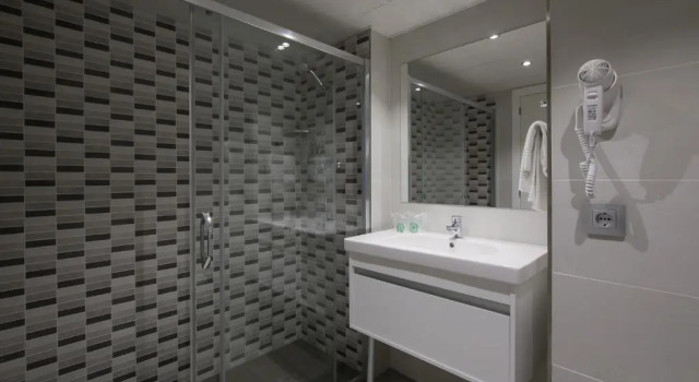 Трёхместный номер Standard Medplaya Hotel Monterrey