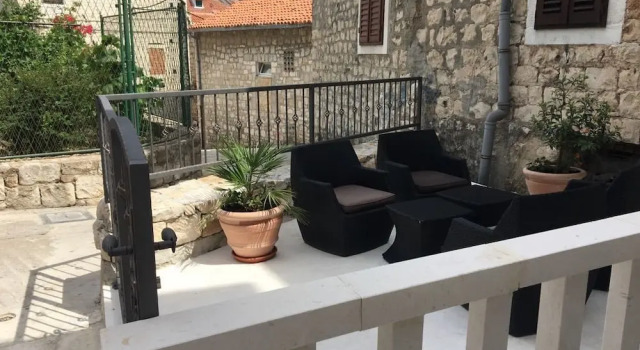 Reval Luxury Stone House Apartments