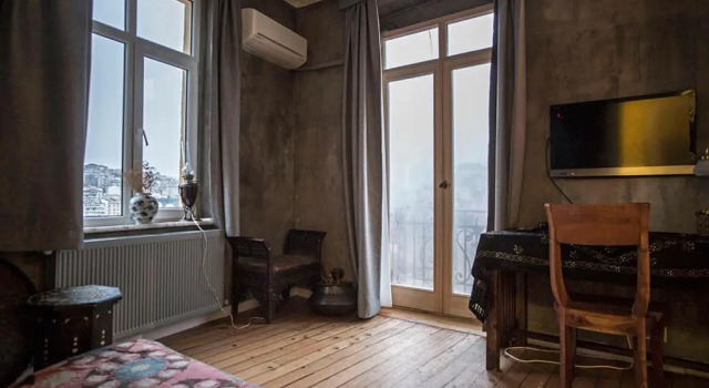 Апартаменты Century Old Apartment