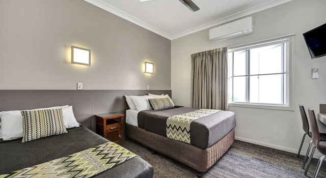 Трёхместный номер Standard City Oasis Inn Townsville, SureStay Collection by BW