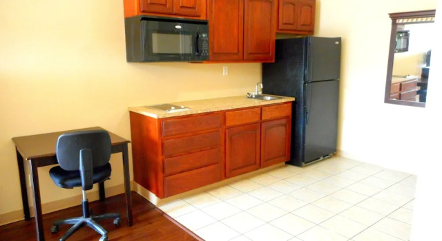 Номер Standard Crossroads Inn & Suites