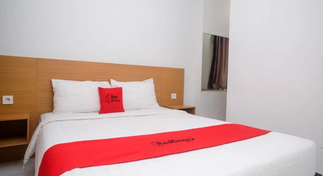 Suite RedDoorz Apartment near Exit Toll Colomadu
