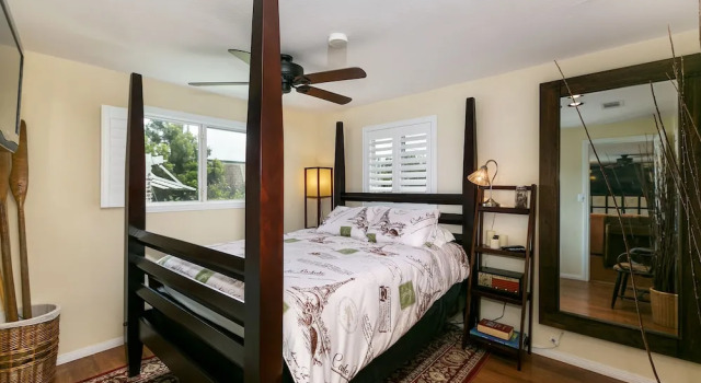 Seashore Bungalow in Carlsbad by RedAwning, Забронировать Отель Карлсбад San Diego County, рядом с State Street Farmers Market