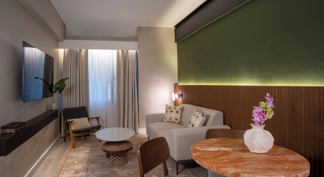 Полулюкс Amari By Vivere Hospitality Group