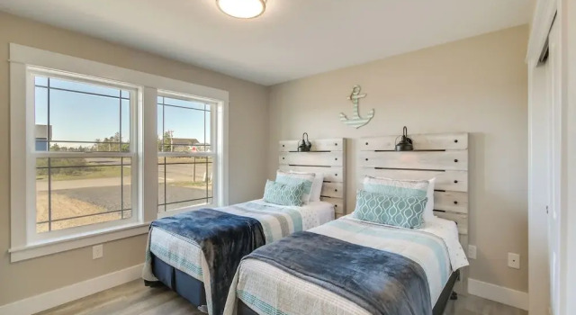 Коттедж Pet-friendly Retreat w/ Fenced Yard, Walk to Beach