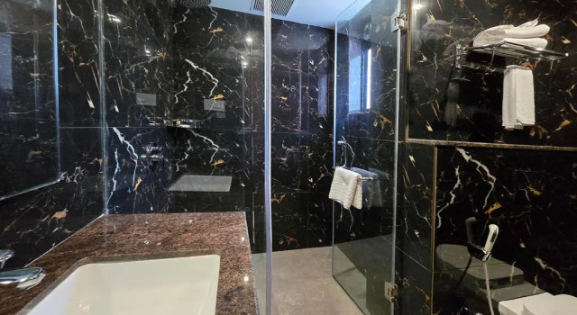 Люкс Deluxe с балконом Magnus Nexstar Suites Kalyani Nagar, Pune