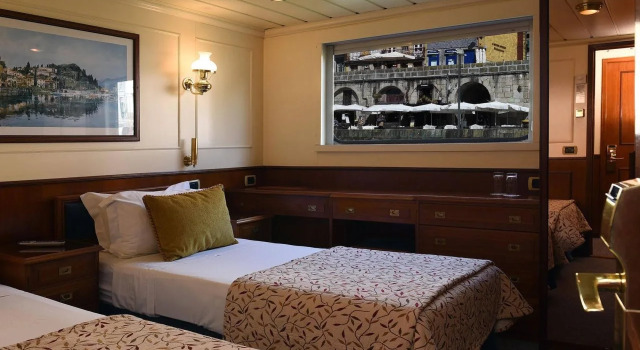 Invicta Ribeira Boat Hotel