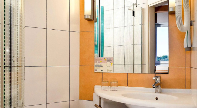 Двухместный номер Standard ibis Kyiv City Center