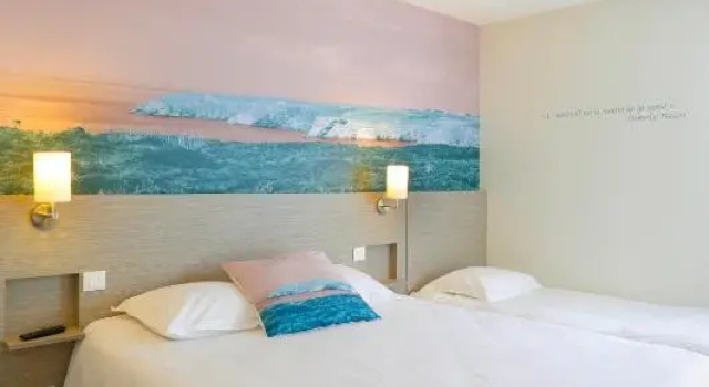 Четырёхместный номер Standard Logis Hotel Restaurant Au Chêne Vert, Saint-Brieuc