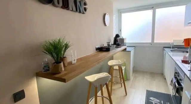 Beachfront Sunny Apartment Sea Mountain View, Забронировать Апартаменты/квартира Апартаменты Кастельдефельс, Апартаменты/квартира