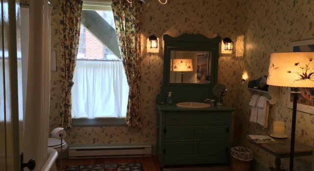Mecklenburgh Inn