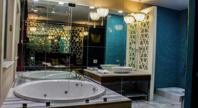 Suite De lujo con balcón y con vista Shams Albasra Hotel