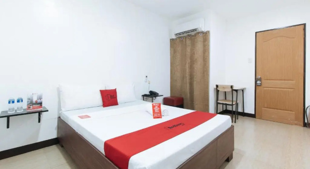 Номер Standard RedDoorz at San Antonio Makati