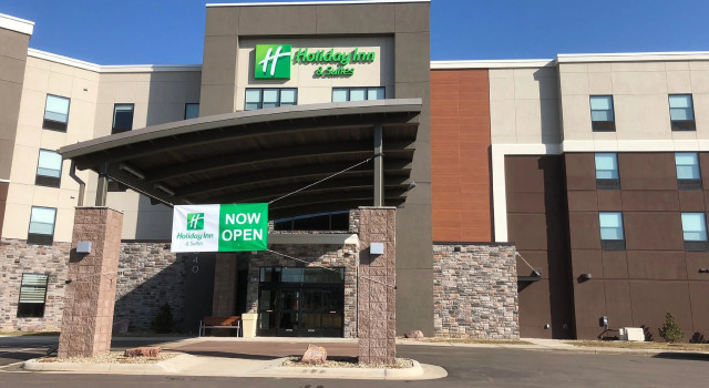 Holiday Inn & Suites Sioux Falls - Airport by IHG, 予約 ホテル スーフォールズ サウスダコタ州