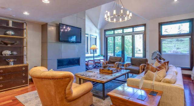 607 Deer Valley Drive