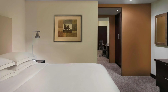 Люкс с 2 комнатами Hilton Suites Toronto-Markham Conference Centre & Spa