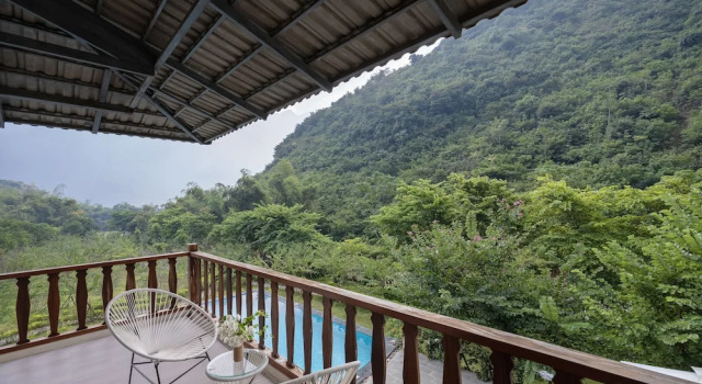 Номер Deluxe с балконом и с видом на горы Mai Chau Mountain View Resort