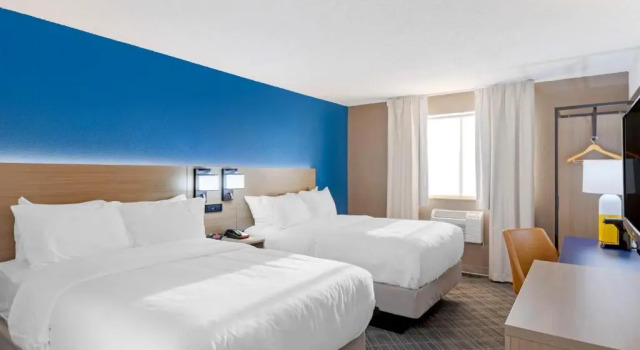 Четырёхместный номер Standard Comfort Inn Detroit - Troy