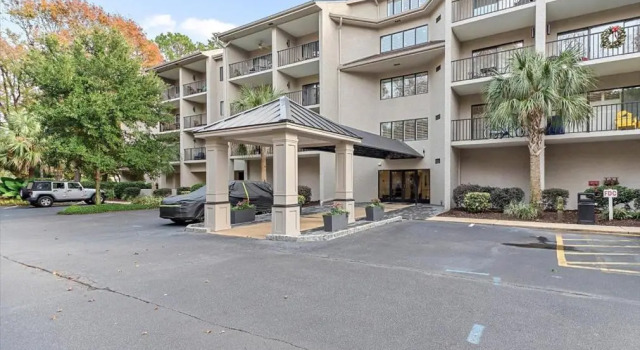 Village House 303, 2 Bedrooms, Sleeps 6, Elevator