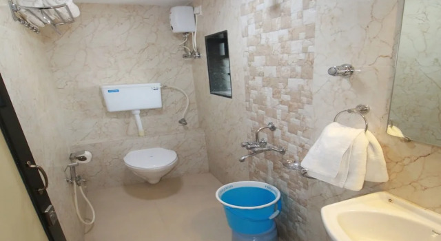 Двухместный номер Executive Hotel Alfa International Near Nanavati Hospital Mumbai Near Airport Mumbai Near Juhu Beach