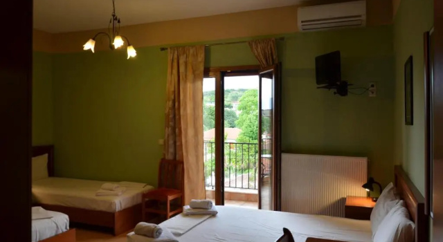 Четырёхместный номер Standard Guesthouse Lithos