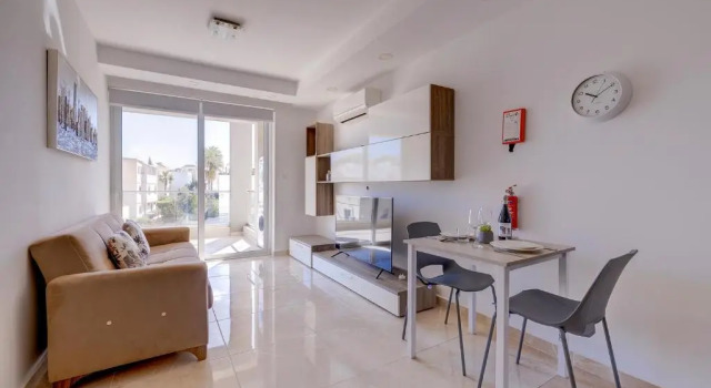Cosy 1BR Apartment in Central St Julian's