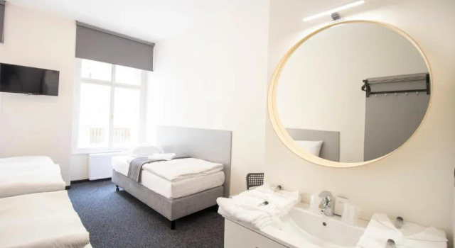 Четырёхместный номер Deluxe с видом на внутренний двор Narodni Stay