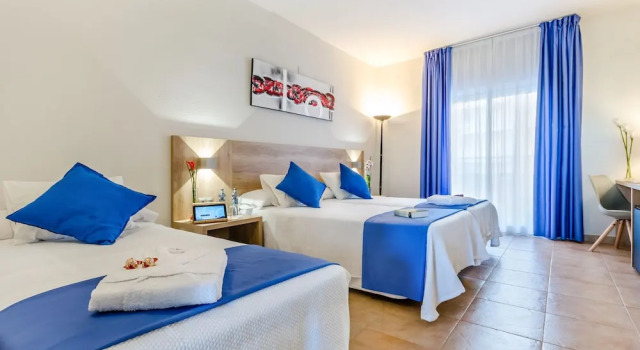 Трёхместный номер Standard с балконом Hotel Gran Playa