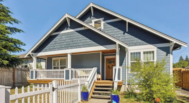 Коттедж Cheery Tacoma Vacation Rental: 7 Mi to Owen Beach!
