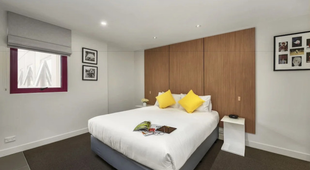 Студия Deluxe Plum Carlton Serviced Apartments