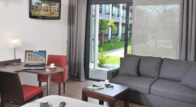 Номер Standard Hotel Eden Park Pau Est, avec Piscine